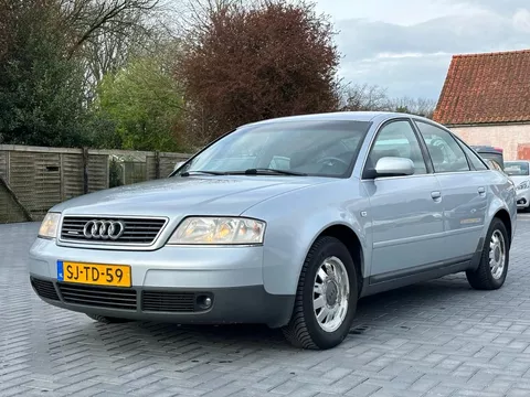 Audi A6 Limousine 2.4 5V quattro Advance