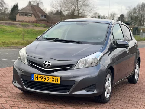 Toyota Yaris 1.3 VVT-i Dynamic/Airco/LMV/Camera